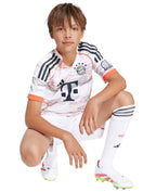 OLISE #17 Bayern Munich 25/26 Kid's Away Mini-Kit